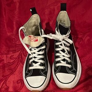 Converse Chuck Taylor, woman’s 8 sneakers